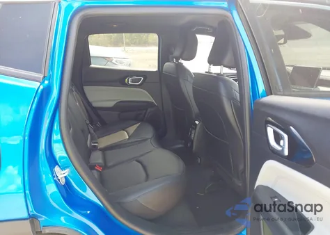 2024 Jeep Compass Limited 4X4 z USA, uszkodzony, nr VIN 3C4NJDCN4RT586395